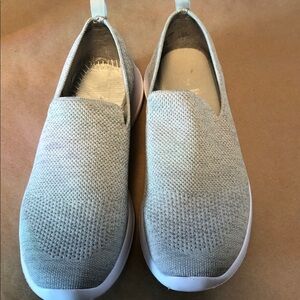 Source Unknown Gray Athletic Shoes